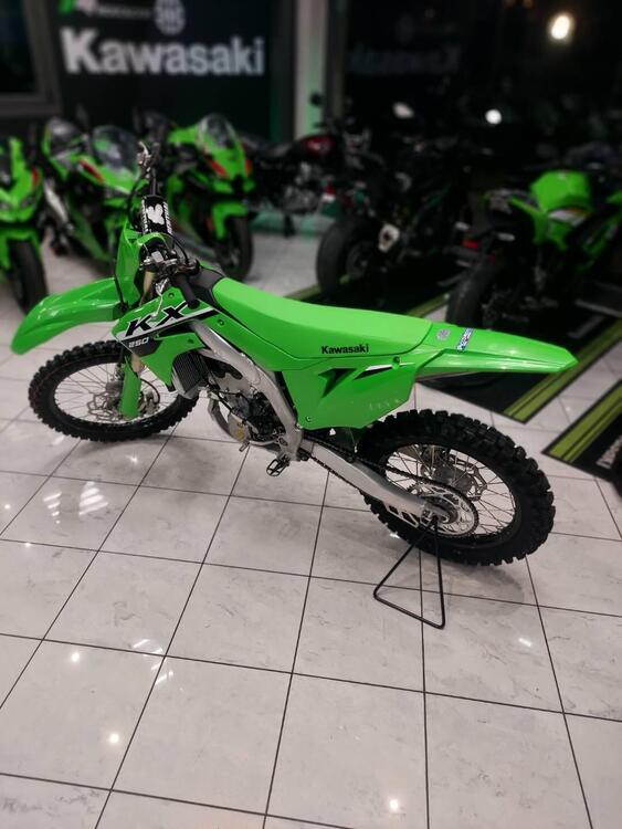 Kawasaki KX 250 (2024) (2)