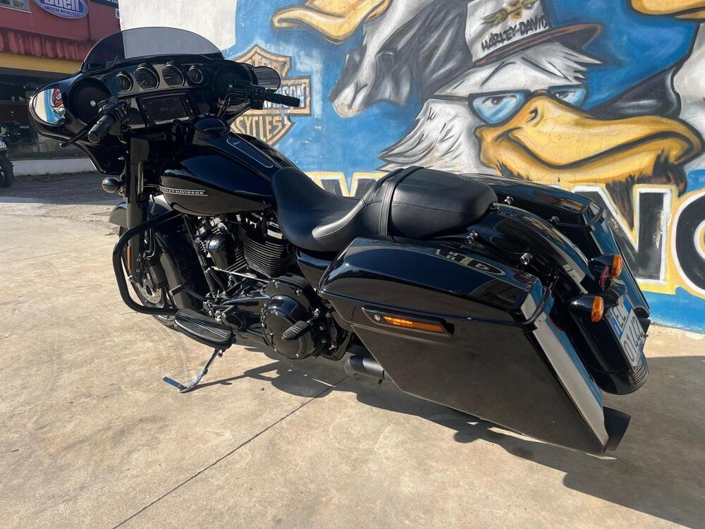 Harley-Davidson 107 Street Glide (2017 - 19) - FLHX (4)