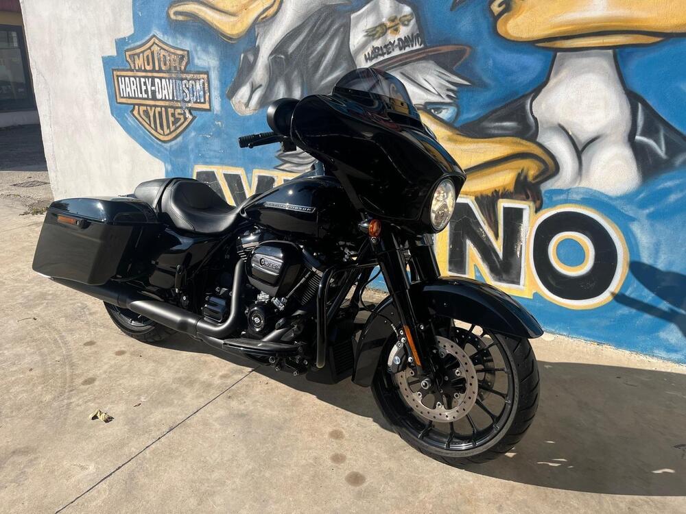 Harley-Davidson 107 Street Glide (2017 - 19) - FLHX (3)