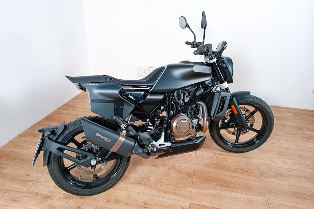 Husqvarna Svartpilen 701 (2019) (3)