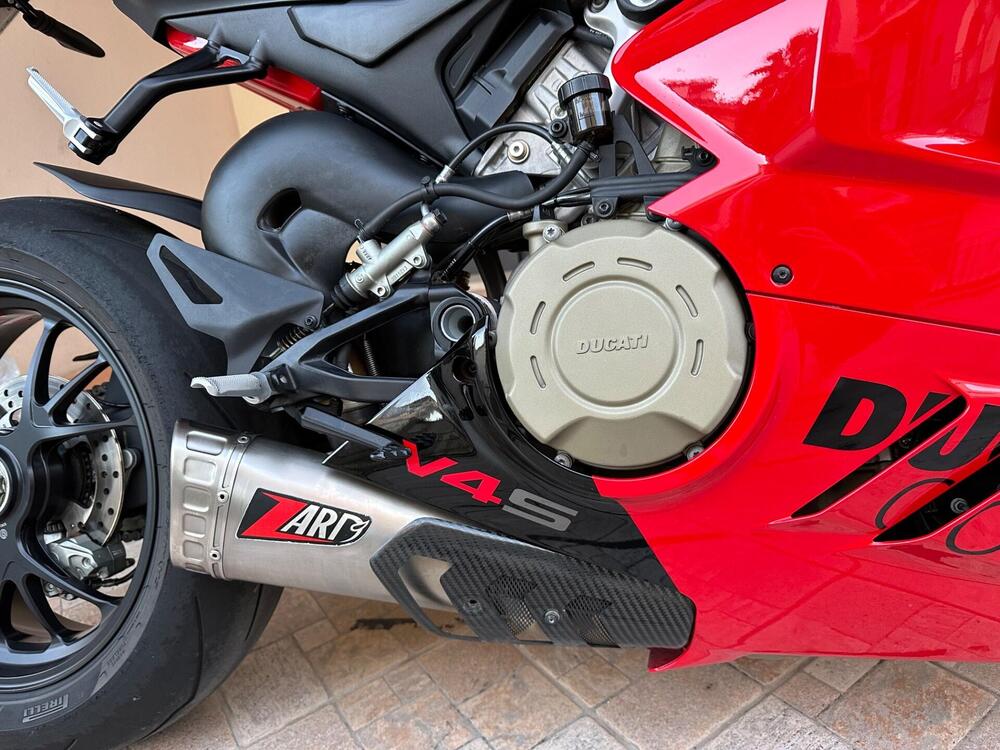 Ducati Panigale V4 S (2022 - 24) (4)