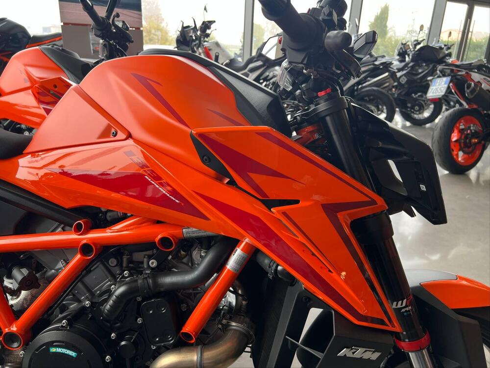 KTM 1390 Super Duke R (2024) (4)