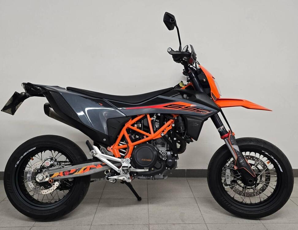 KTM 690 SMC R (2021 - 22) (4)