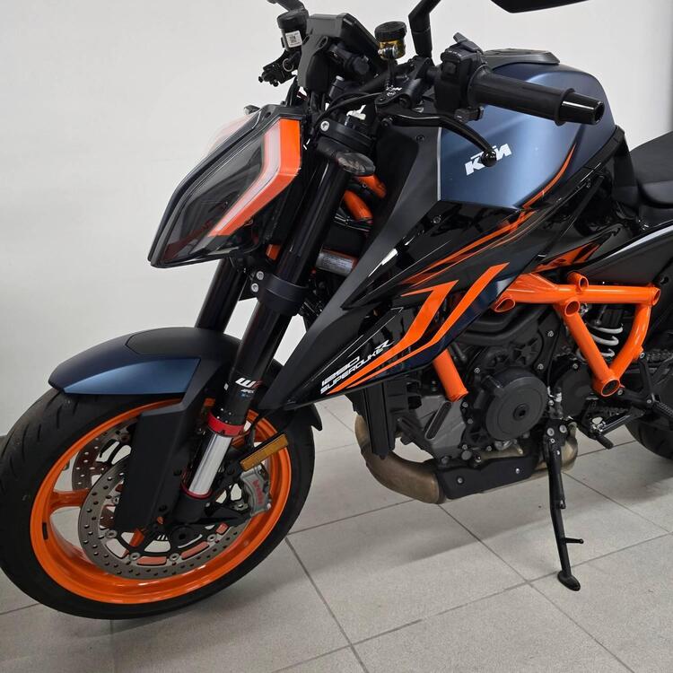 KTM 1290 Super Duke R (2022 - 23) (3)