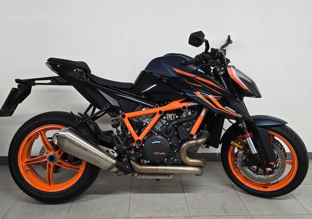 KTM 1290 Super Duke R (2022 - 23) (4)