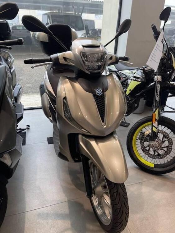 Piaggio Beverly 300 ABS-ASR (2021 - 24)