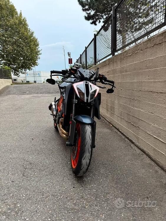 KTM 1290 Super Duke R (2022 - 23) (2)