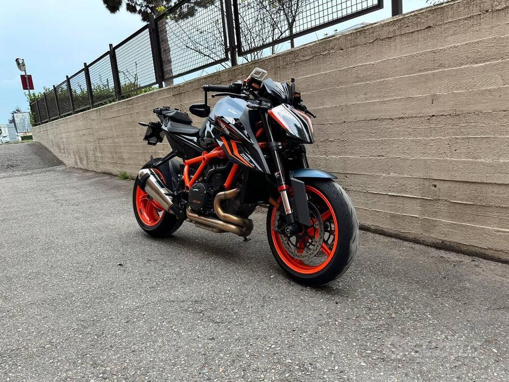 KTM 1290 Super Duke R (2022 - 23) (3)