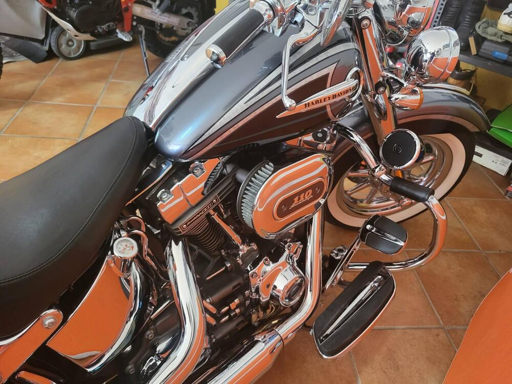 Harley-Davidson 1690 Deluxe (2016 - 17) - FLSTN (2)