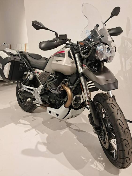 Moto Guzzi V85 TT Travel (2021 - 23) (4)