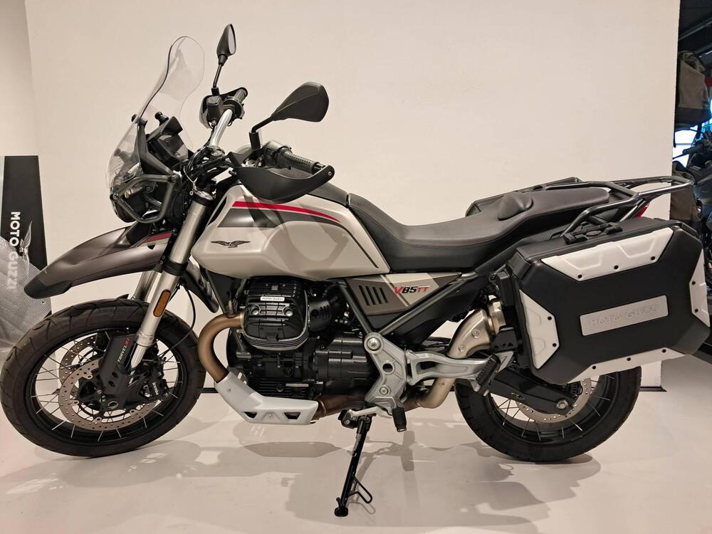 Moto Guzzi V85 TT Travel (2021 - 23) (5)