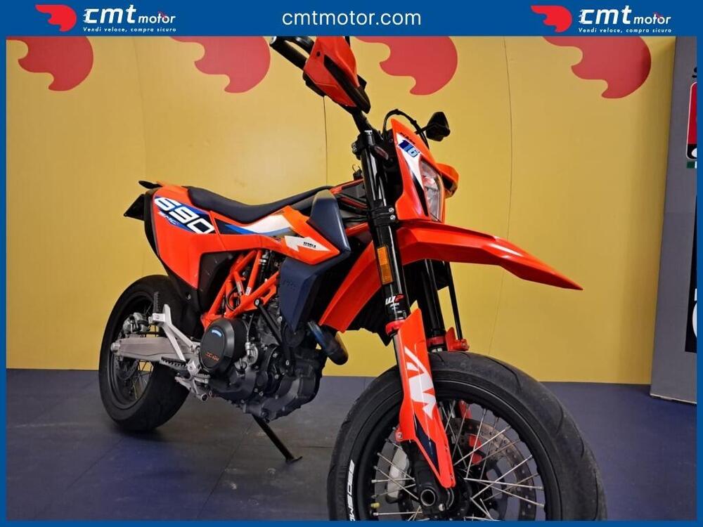 KTM 690 SMC R (2021 - 22) (2)