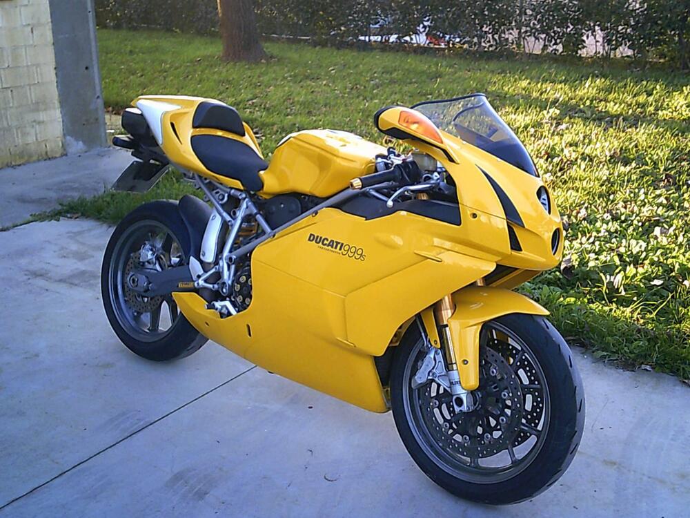 Ducati 999 S (2)