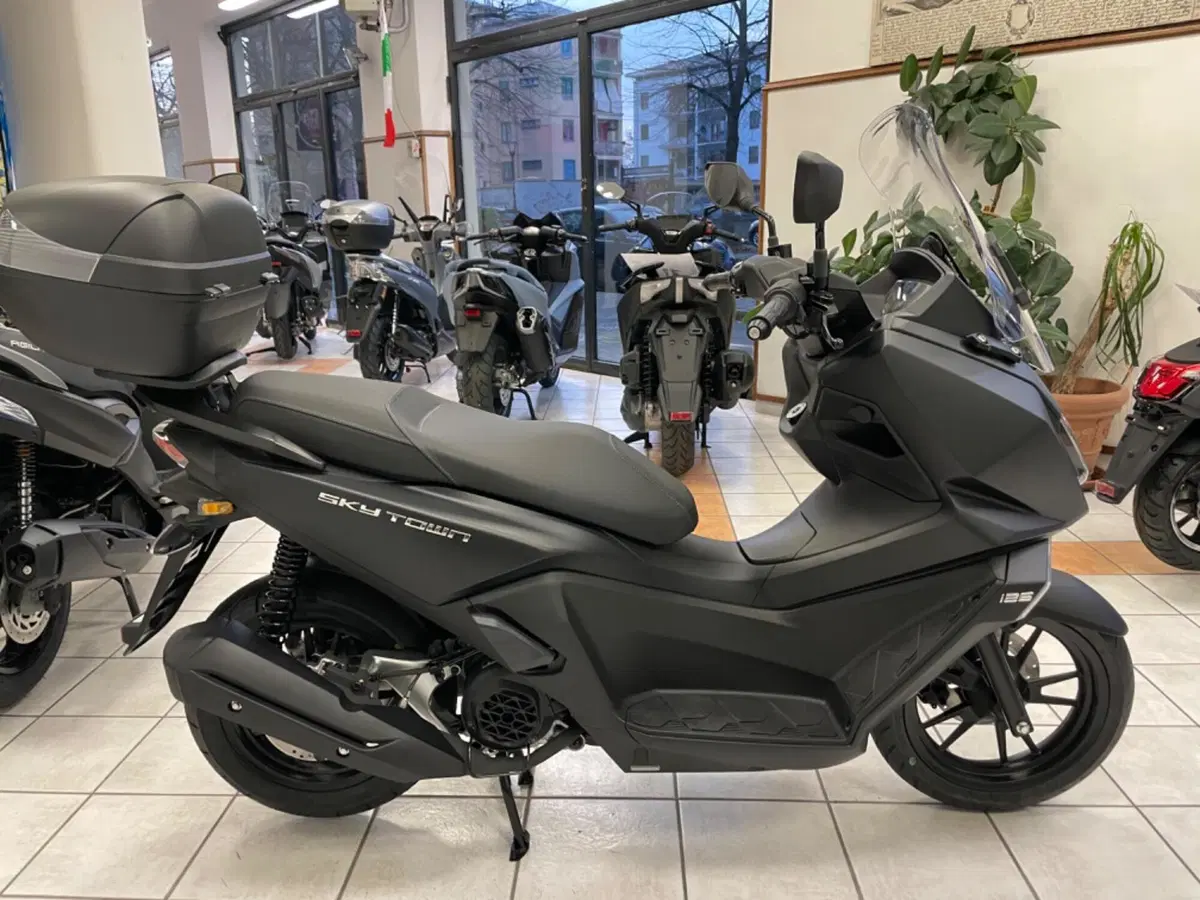 Kymco Skytown 125i (2024 - 26) (7)