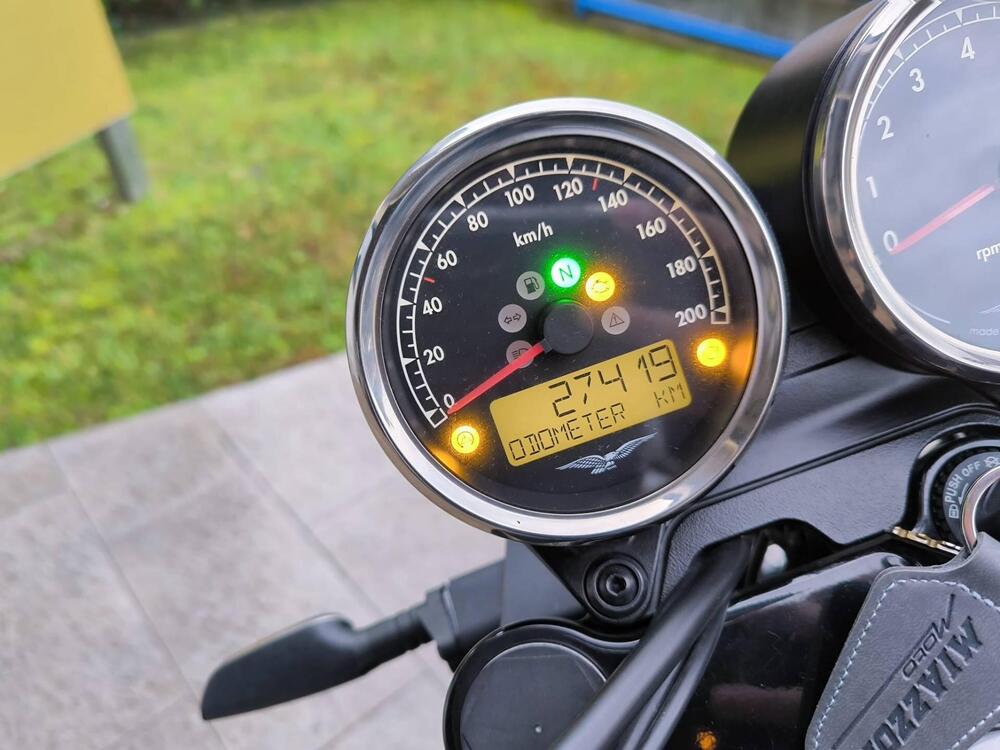 Moto Guzzi V7 Special (2021 - 24) (4)