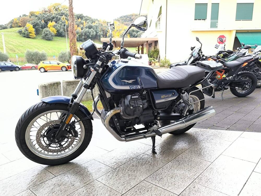 Moto Guzzi V7 Special (2021 - 24) (2)