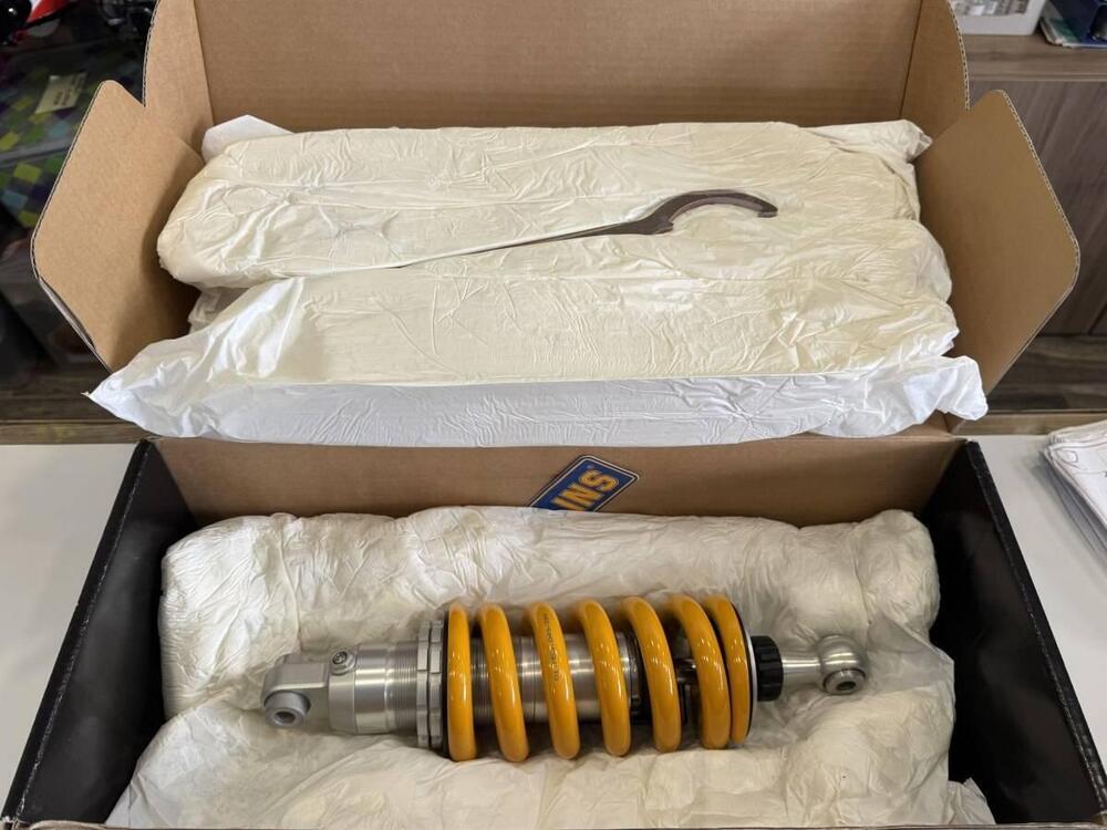 Monoammortizzatore Ohlins Benelli TRK 502/702 e TR Öhlins (2)