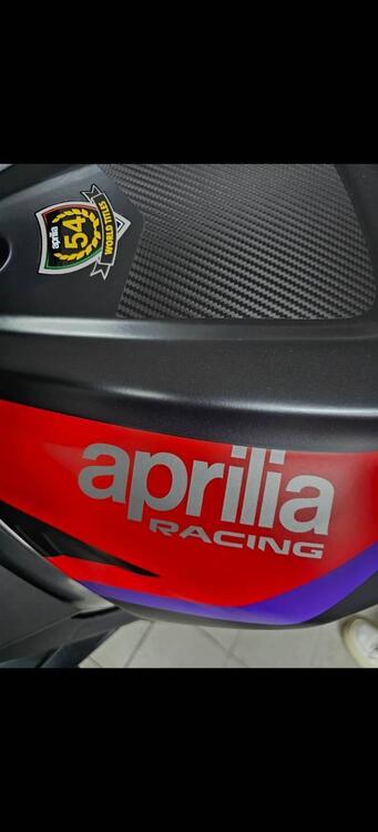 Aprilia RSV4 1100 Factory (2021 - 24) (4)