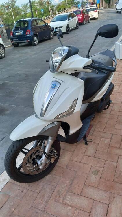 Piaggio Beverly 350 SportTouring ie (2011 - 15)