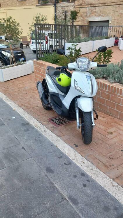 Piaggio Beverly 350 SportTouring ie (2011 - 15) (4)