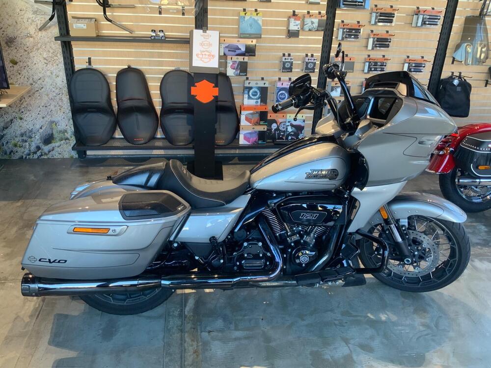 Harley-Davidson CVO Road Glide (2024) (2)