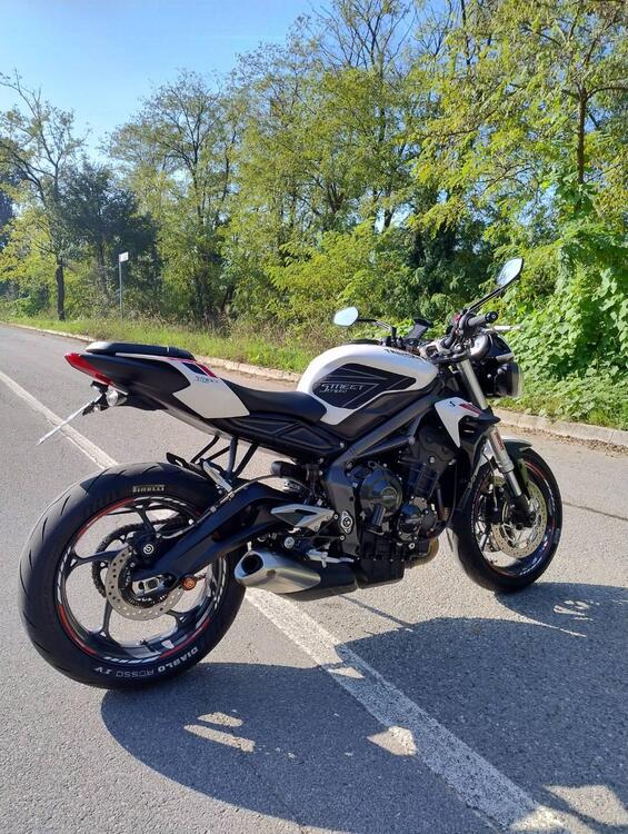 Triumph Street Triple S (2020 - 23) (4)