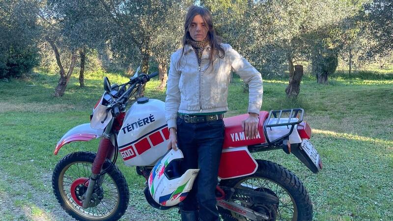 A Sanremo anche Lucio Corsi, il cantautore-motociclista amico di Franco Morbidelli [VIDEO]