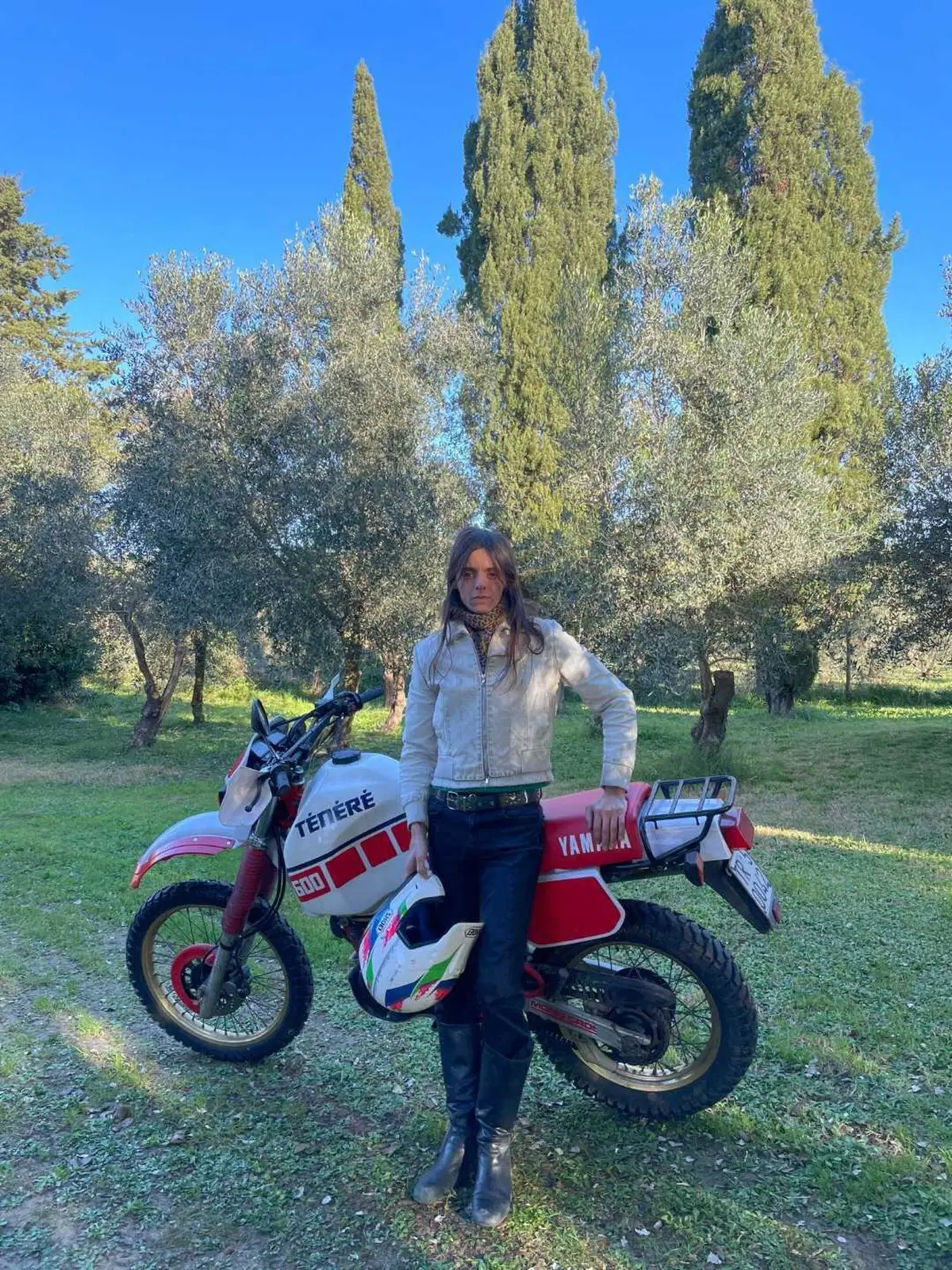 A Sanremo anche Lucio Corsi, il cantautore-motociclista amico di Franco Morbidelli [VIDEO] (3)