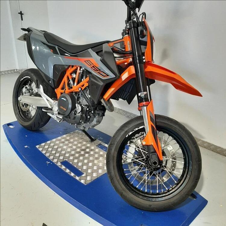 KTM 690 SMC R (2021 - 22) (2)