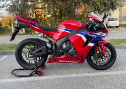 Honda CBR 600 RR (2024) usata