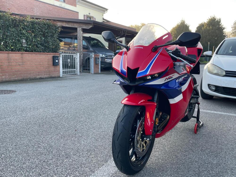 Honda CBR 600 RR (2024) (4)