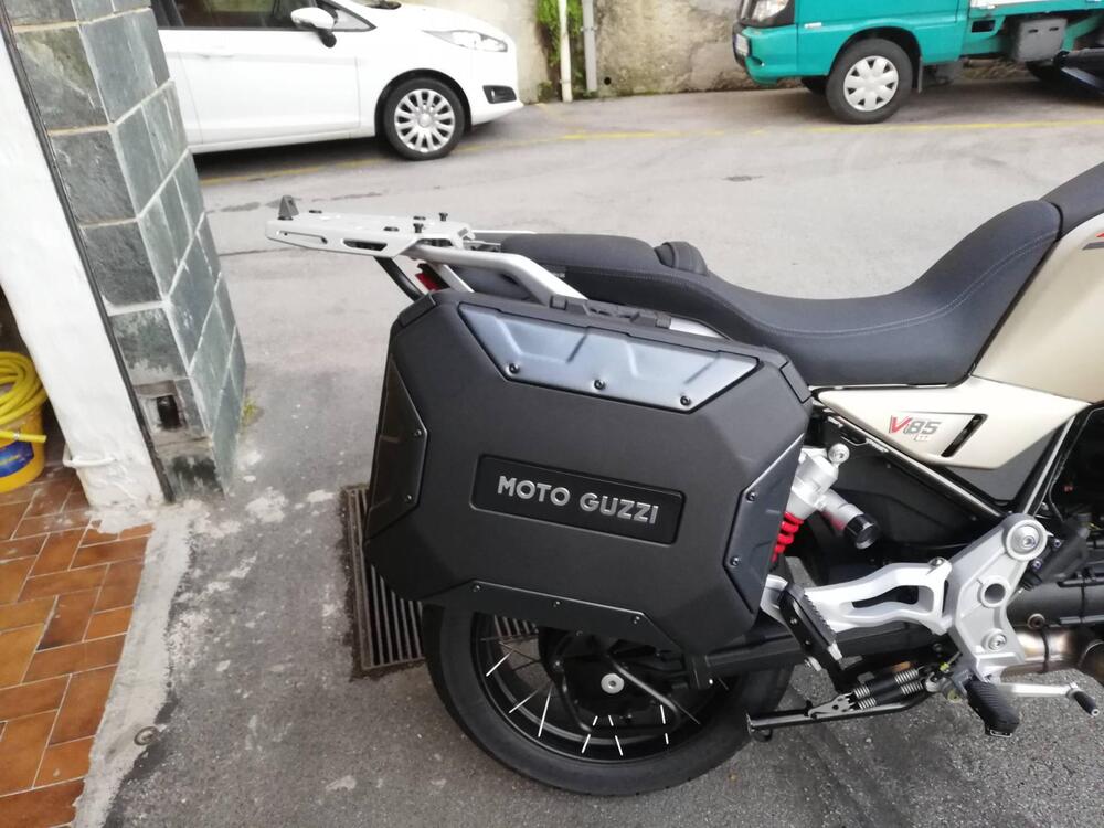 Moto Guzzi V85 TT Travel (2024) (3)