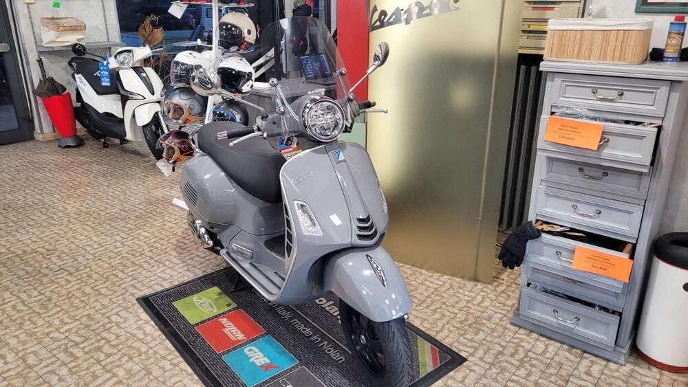 Vespa GTS 300 Supertech Hpe (2021 - 22) (2)