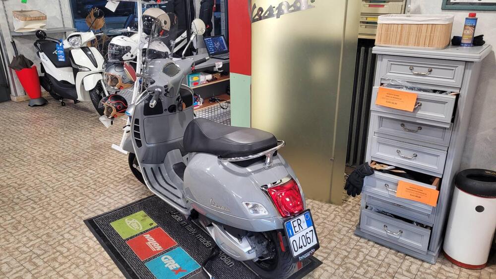 Vespa GTS 300 Supertech Hpe (2021 - 22) (4)