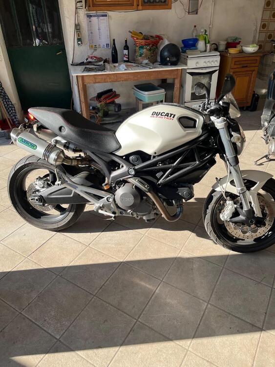 Ducati Monster 696 (2008 - 13) (2)