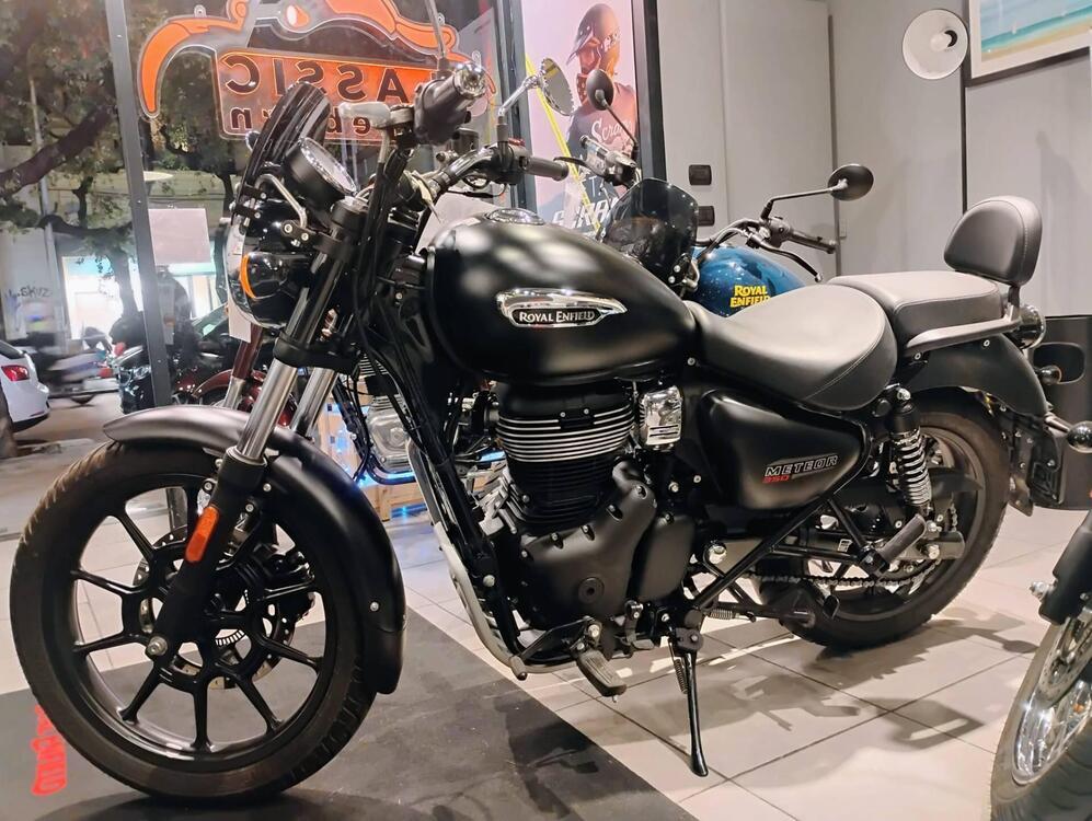 Royal Enfield Meteor 350 Stellar (2021 - 24) (2)