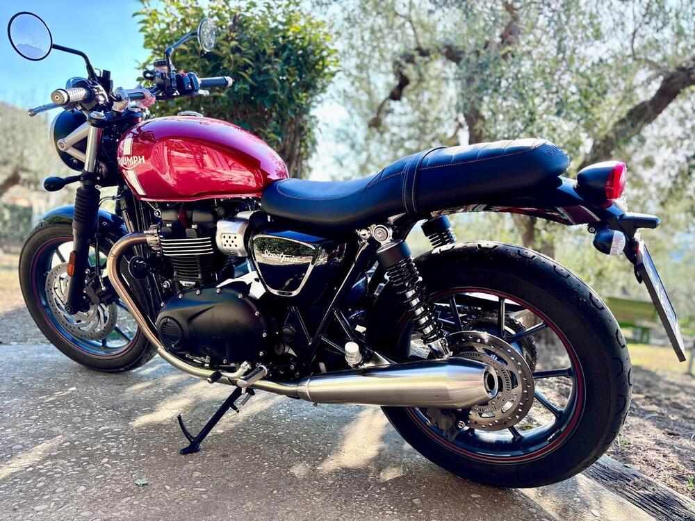 Triumph Street Twin 900 (2016) (2)