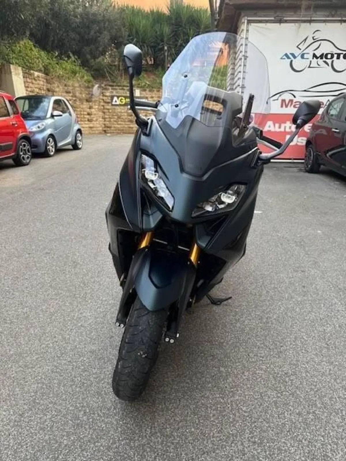 Yamaha T-Max 560 Tech Max (2022 - 24) (2)
