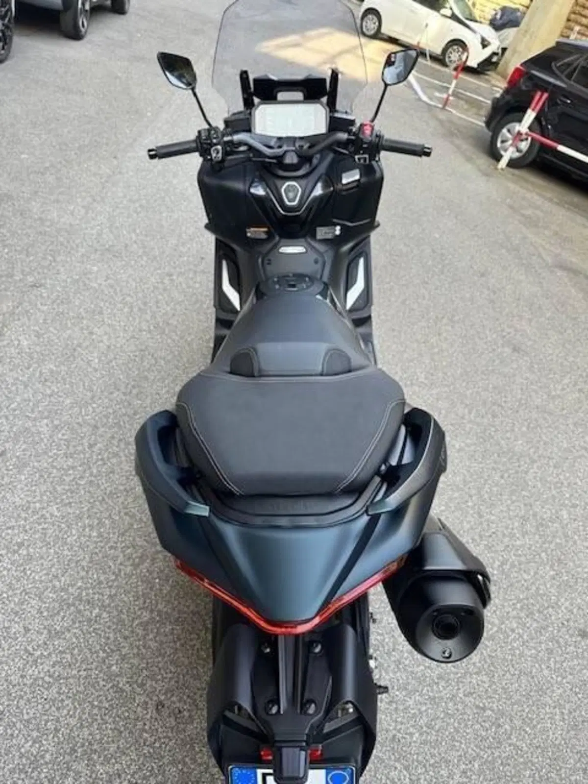Yamaha T-Max 560 Tech Max (2022 - 24) (5)