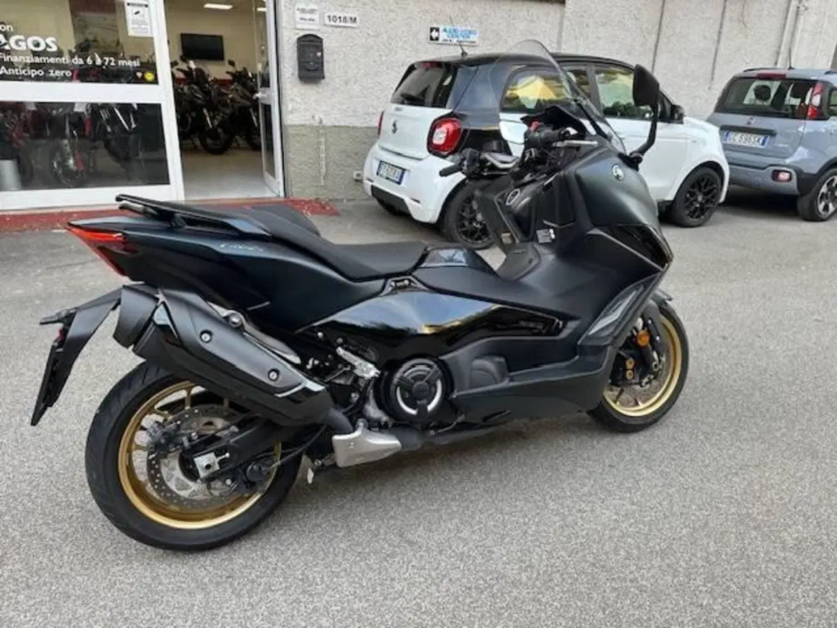 Yamaha T-Max 560 Tech Max (2022 - 24) (6)