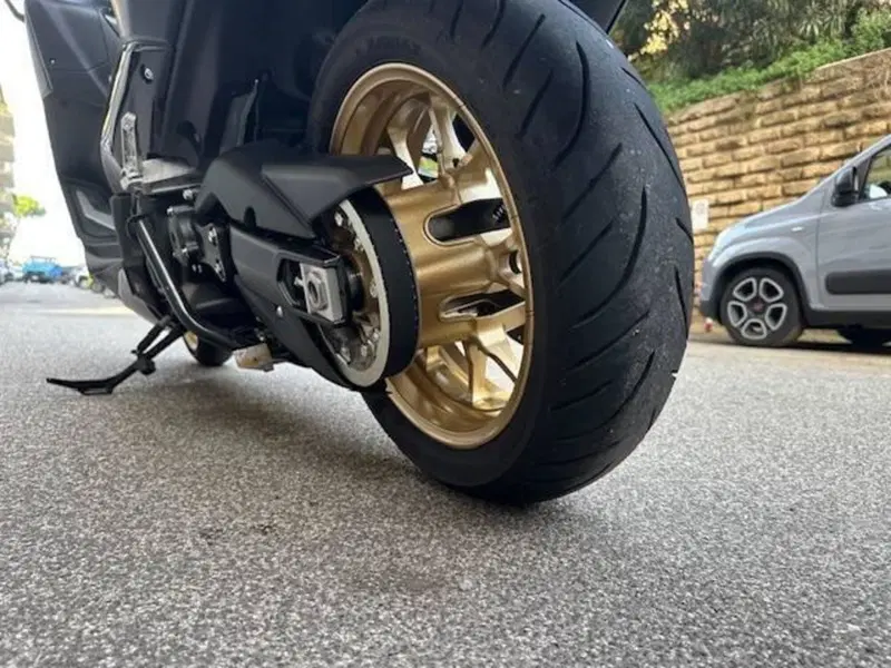 Yamaha T-Max 560 Tech Max (2022 - 24) (13)