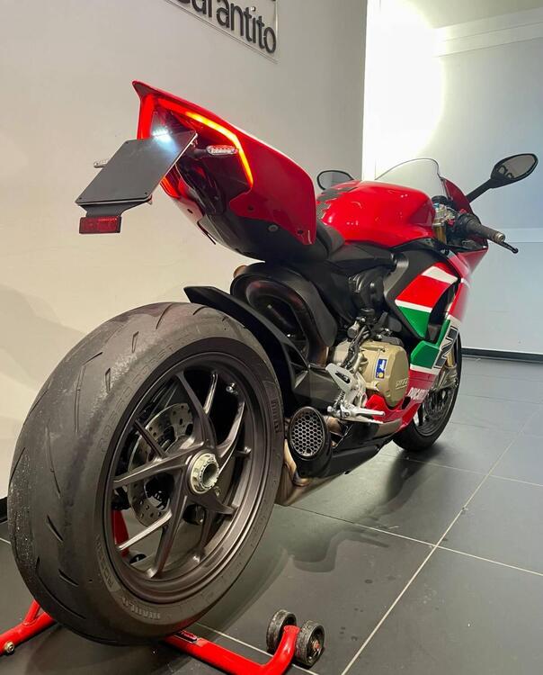 Ducati Panigale V2 Bayliss 1st Championship 20th Anniversary (2021 - 24) (4)