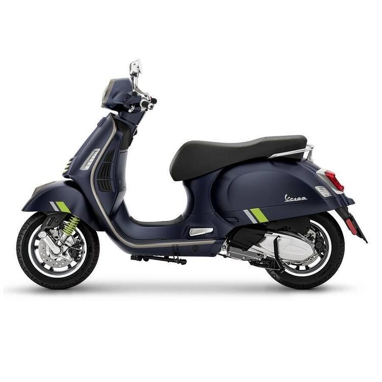 Vespa GTS 300 Super Tech (2023 - 24) (2)