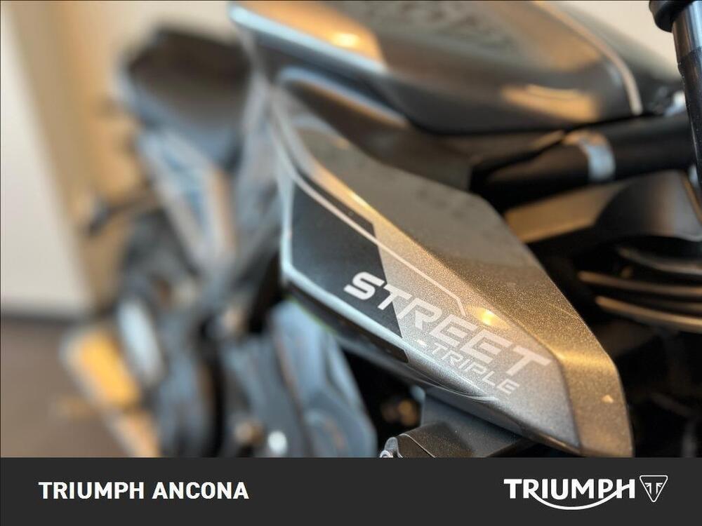 Triumph Street Triple R (2020 - 23) (4)