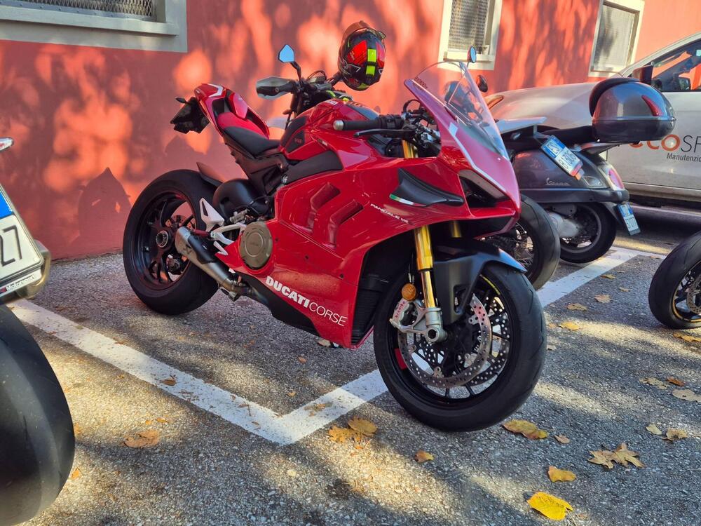 Ducati Panigale V4 S 1100 (2021) (3)