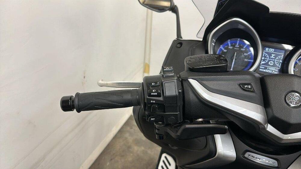 Yamaha T-Max 530 (2017 - 19) (4)