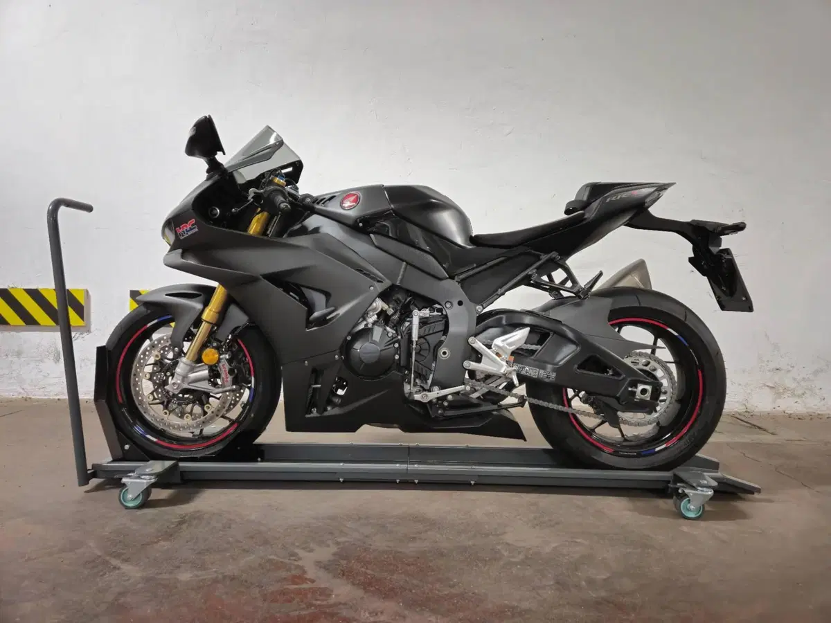 Honda CBR 1000 RR-R Fireblade SP Carbon Edition (2024 - 26)