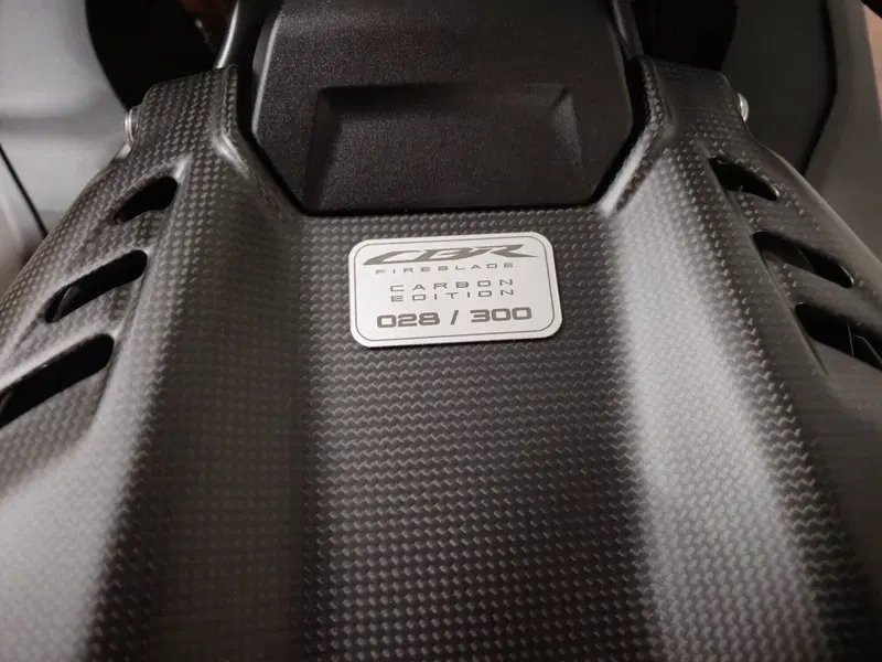 Honda CBR 1000 RR-R Fireblade SP Carbon Edition (2024 - 26) (5)