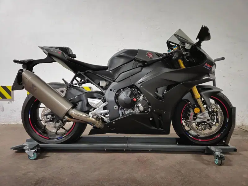 Honda CBR 1000 RR-R Fireblade SP Carbon Edition (2024 - 26) (2)