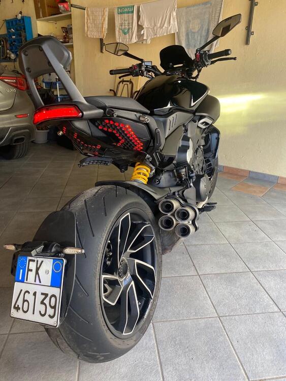 Ducati Diavel V4 (2023 - 24) (2)